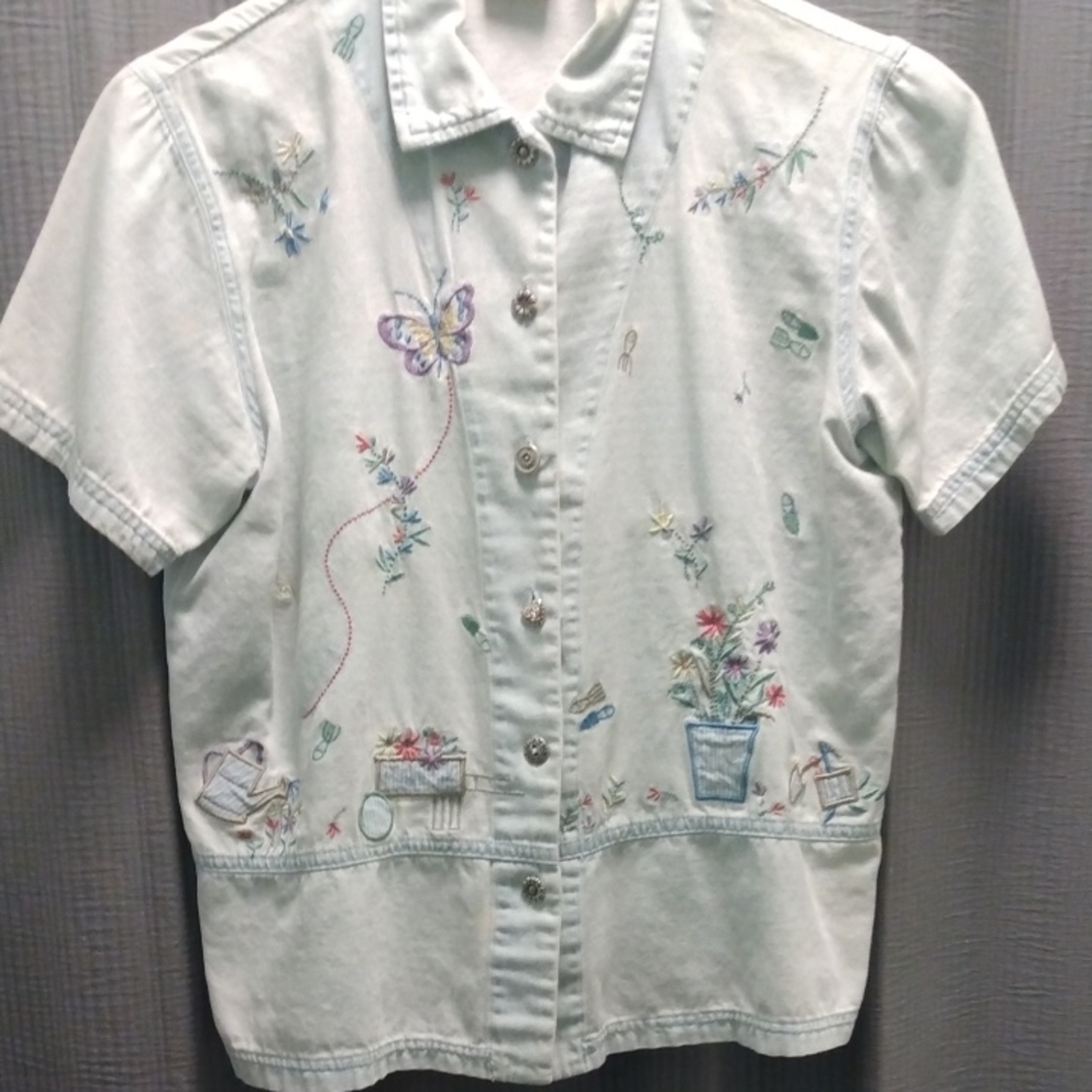 Garden Theme Embroidered Light Blue Button Down Shirt with Classic Collar